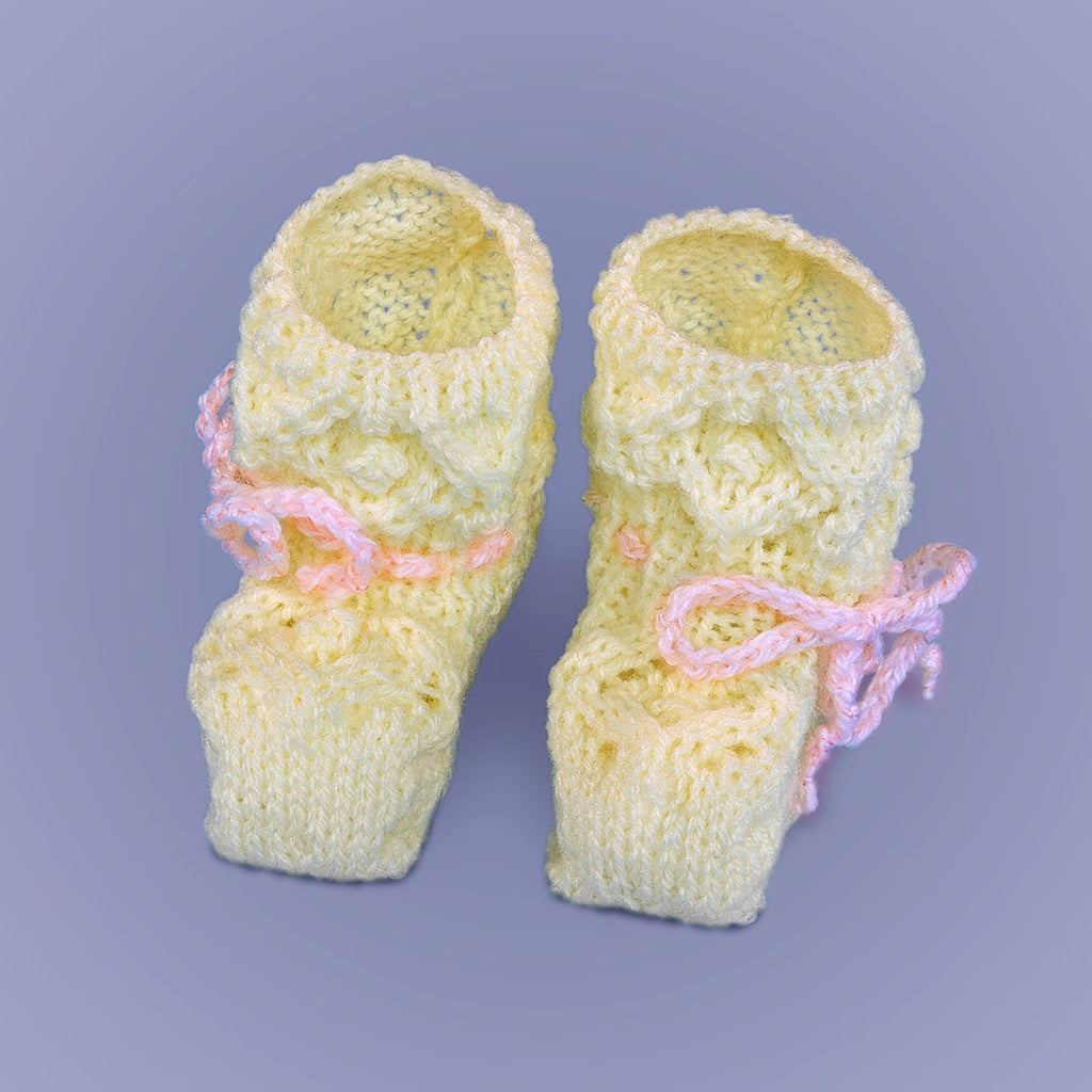 Bonny Bobbles Booties